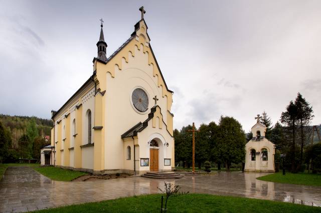 Kościół pw. NMP Królowej Polski w Stróży